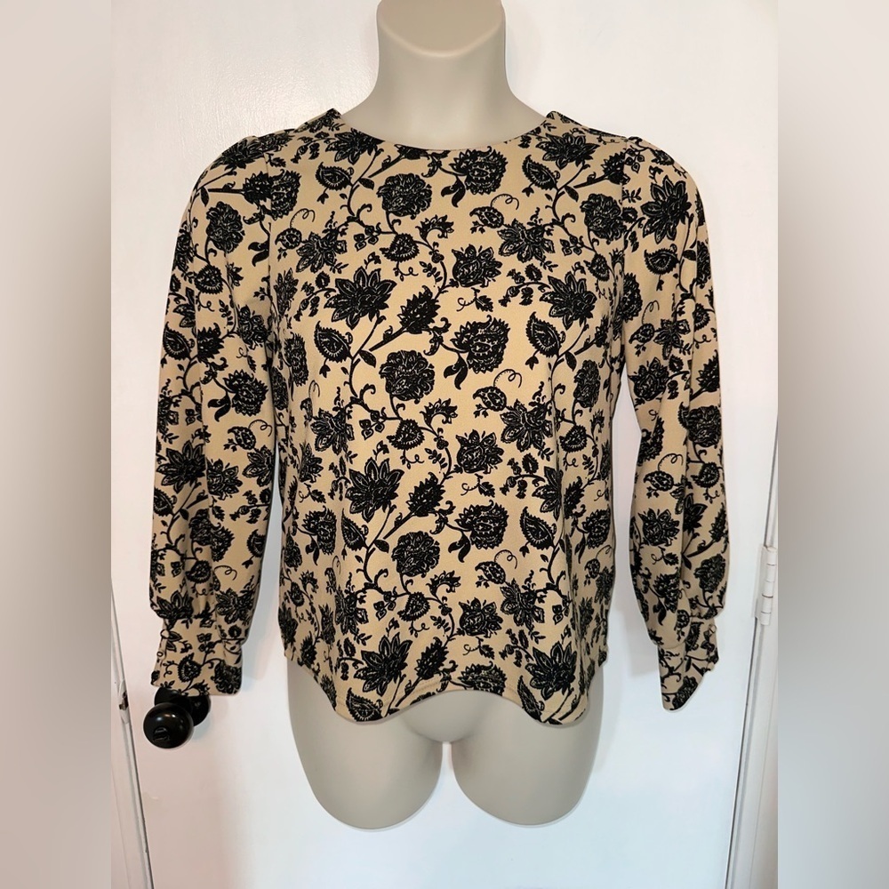 Elegant Floral Print timeless Blouse Size M #1746